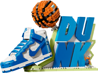 Nike Dunk x LEGO Set